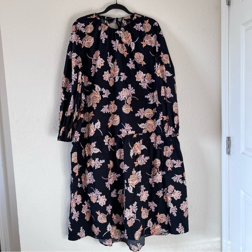 WHO WHAT WEAR Women Maxi Dress Medium Floral High Neck Bell Sleeve Frill Tiered